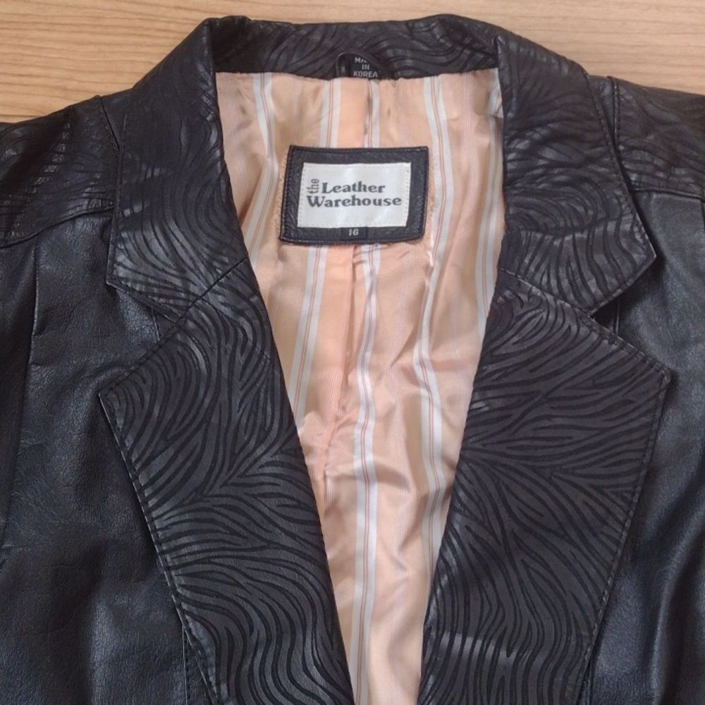 The Leather Warehouse Black Leather Blazer with Animal Print Trim Size 6 - Picture 3 of 12